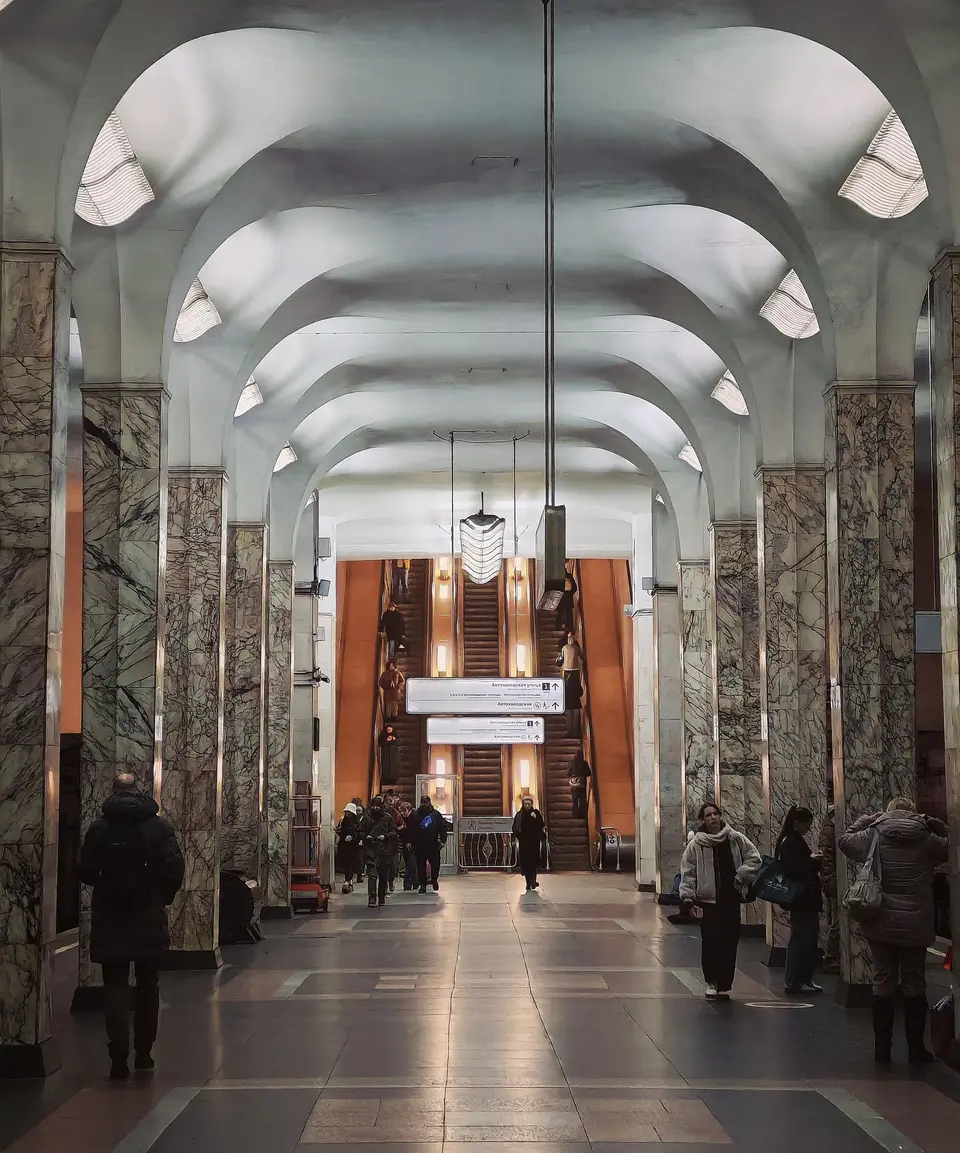 Arrival – Moscow Metro Tour